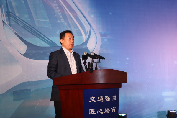 中车长春轨道客车股份有限公司王锋总经理讲话参赛选手代表王宇鑫宣誓